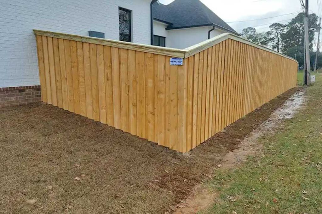 type of trending fences 2022 wooden