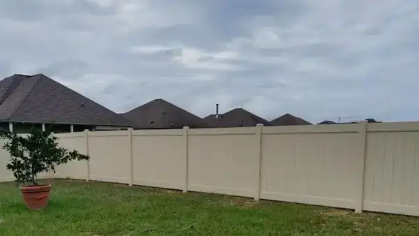 almond colored vinyl pvc fence installer baton rouge