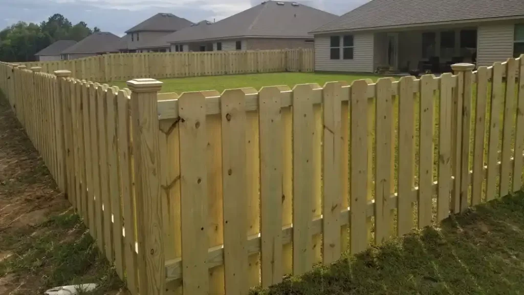 fence trend 2022 shadow box fence in baton rouge louisiana