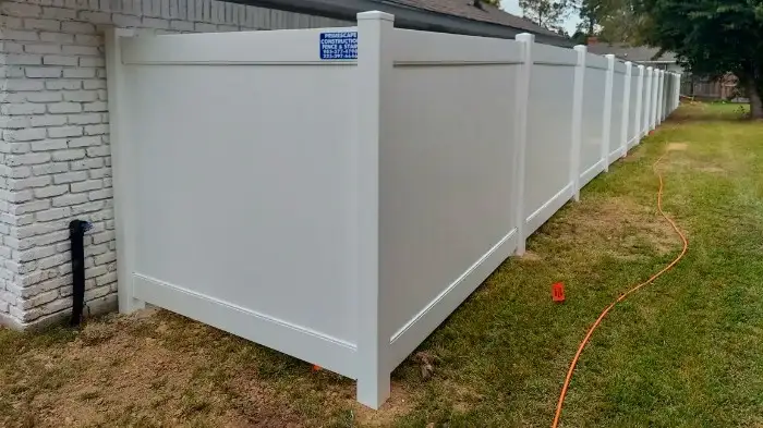 vinyl fence installed in winter in denham springs la