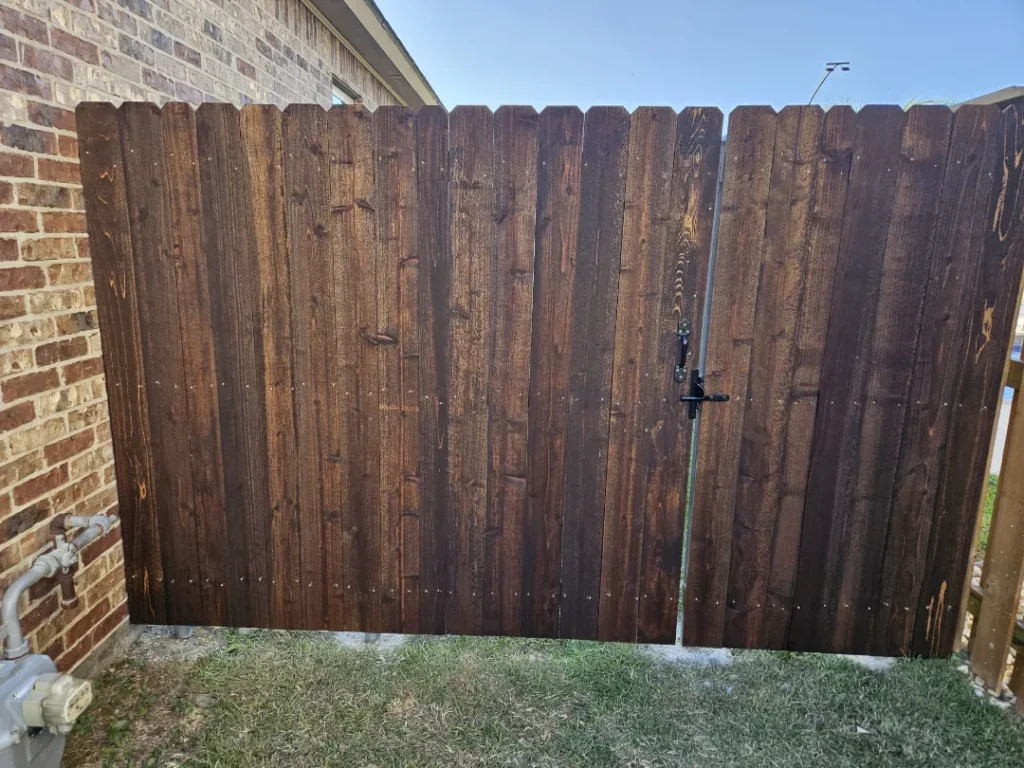 6 foot cedar and aluminum privacy fence project 7
